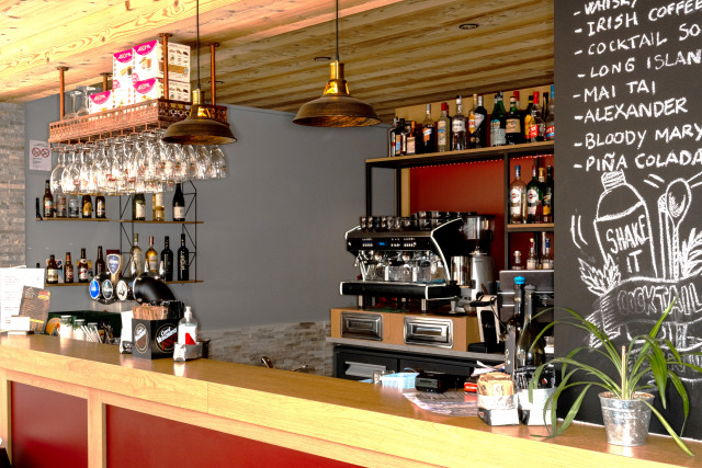 bar
