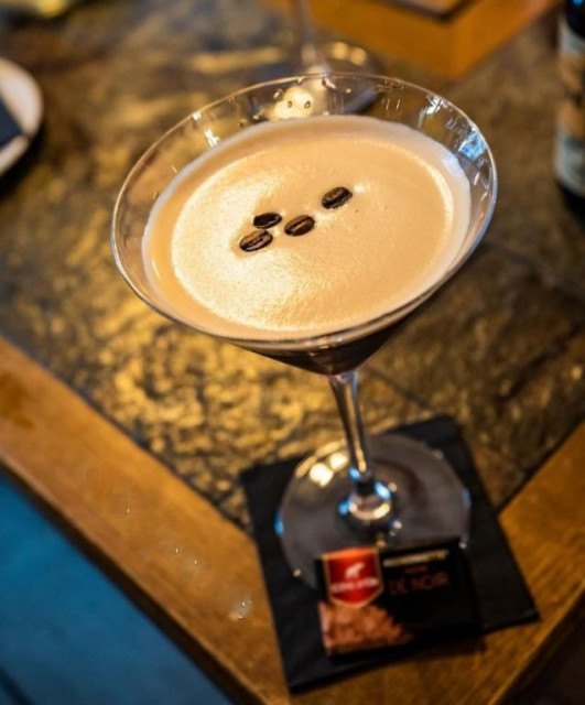 bar