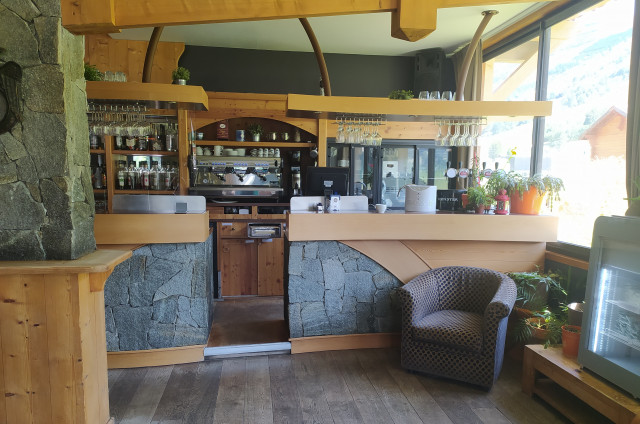 Coin salon & bar Coin salon & bar