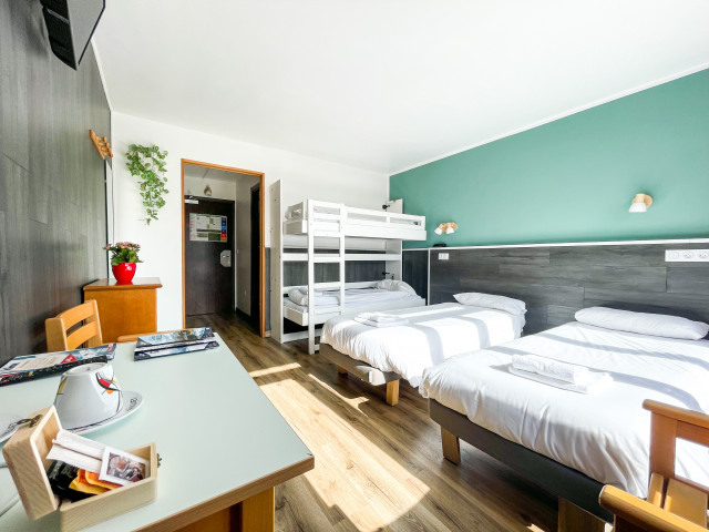 camera_4_primo_piano_quadrupla_letti_a_scomparsa.jpeg camera_4_primo_piano_quadrupla_letti_a_scomparsa.jpeg