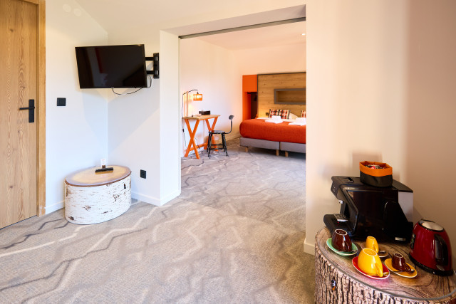 BASE CAMP LODGE - © Base Camp Lodge BASE CAMP LODGE