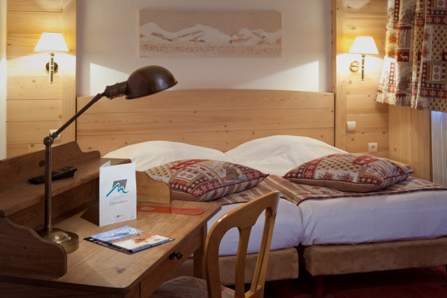 Chambre Confort - © Hotel les Melezes Chambre Confort