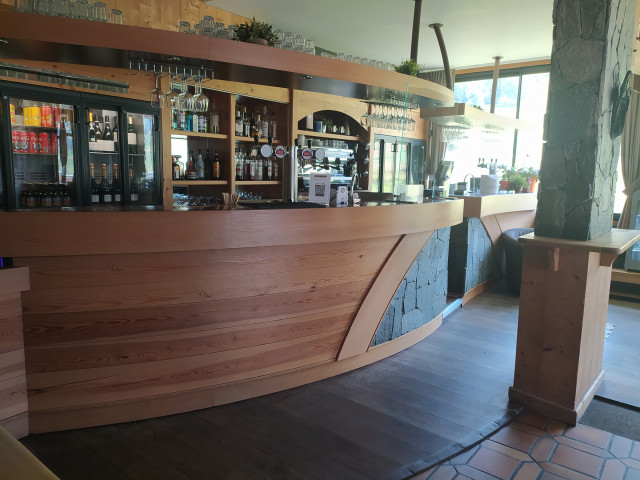 Coin salon & bar Coin salon & bar