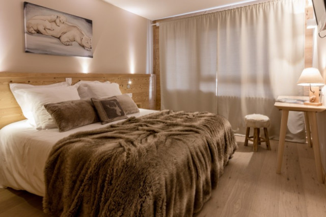 HOTEL LES FLOCONS - © HOTEL LES FLOCONS HOTEL LES FLOCONS