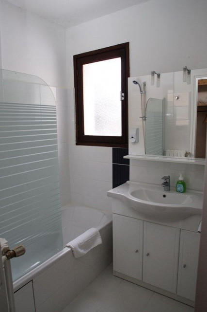 hotel_de_la_valentin_salle_de_bain_2047.jpg hotel_de_la_valentin_salle_de_bain_2047.jpg