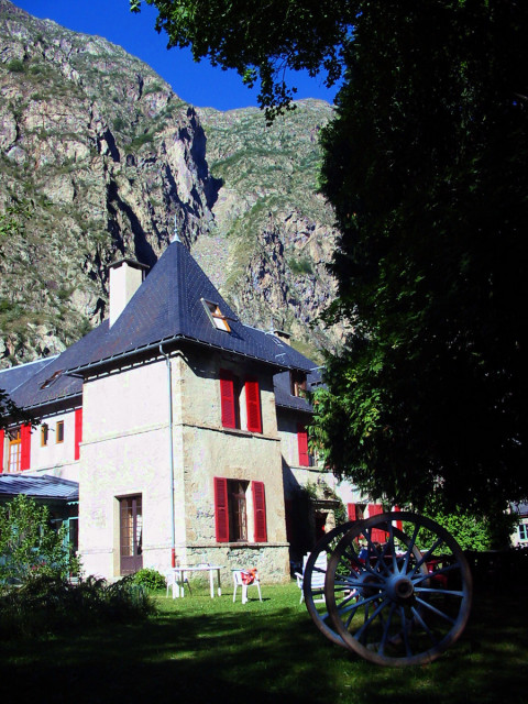 La tour du Château Hôtel de la Muzelle - © Chantal GIRARD La tour du Château Hôtel de la Muzelle