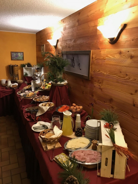 buffet_colaz_1.jpg buffet_colaz_1.jpg