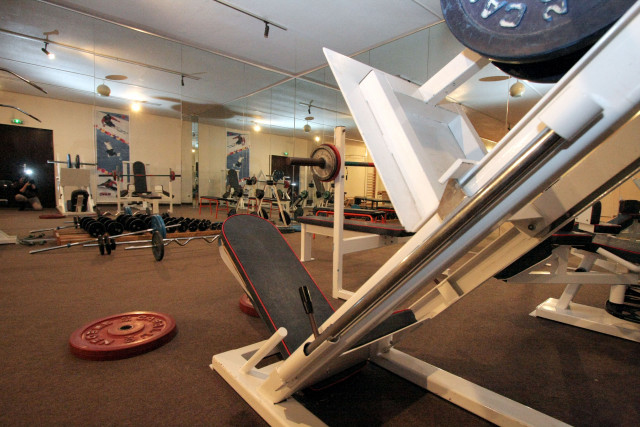 salle_de_gymne_2.jpg salle_de_gymne_2.jpg