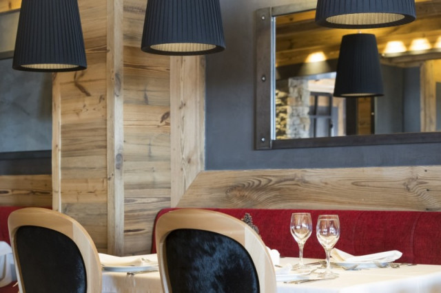 Salle de restaurant - © Hotel les Melezes Salle de restaurant