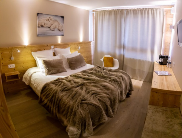 HOTEL LES FLOCONS - © HOTEL LES FLOCONS HOTEL LES FLOCONS