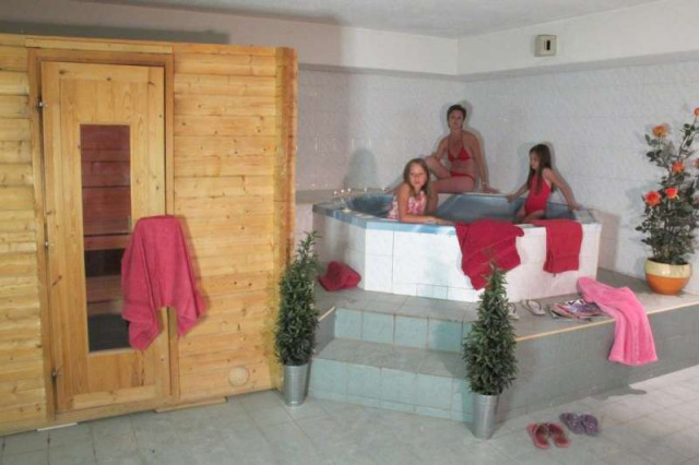 800x600_hotel_de_la_valentin_sauna_jacuzzi_2026.jpg 800x600_hotel_de_la_valentin_sauna_jacuzzi_2026.jpg