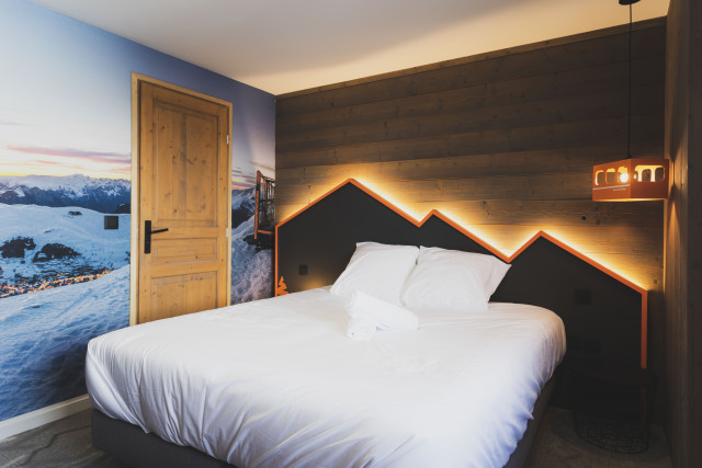 BASE CAMP LODGE - © Base Camp Lodge BASE CAMP LODGE