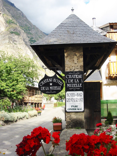 Bienvenue au Château Hotel de la Muzelle - © Chantal GIRARD Bienvenue au Château Hotel de la Muzelle