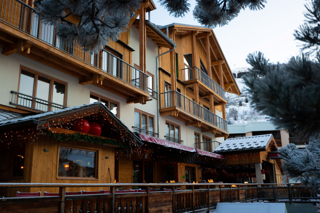 SHERPA_EXTERIORS_TERRASSE 1.JPG - © Hotel Le Sherpa SHERPA_EXTERIORS_TERRASSE 1.JPG