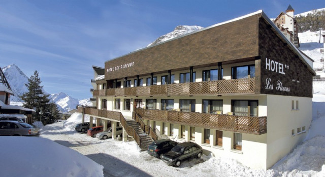 HOTEL LES FLOCONS - © HOTEL LES FLOCONS HOTEL LES FLOCONS