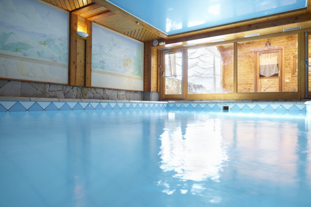 Piscine intérieure