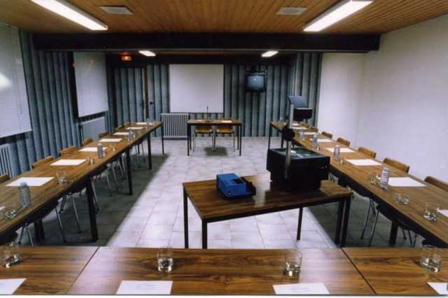 800x600_hotel_de_la_valentin_salle_de_seminaire_2027.jpg 800x600_hotel_de_la_valentin_salle_de_seminaire_2027.jpg