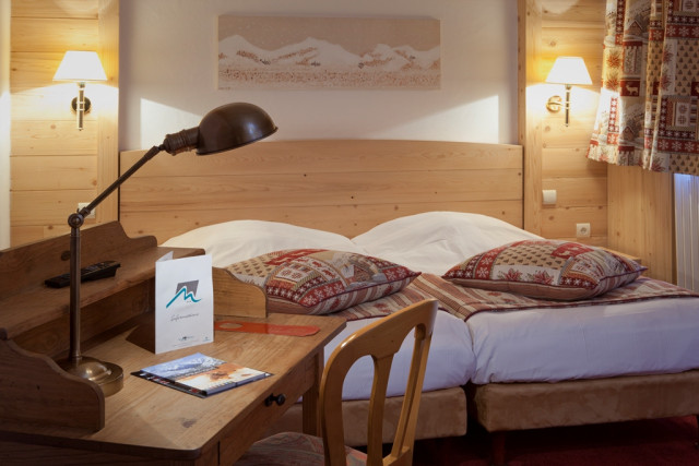 Chambre Confort - © Hotel les Melezes Chambre Confort