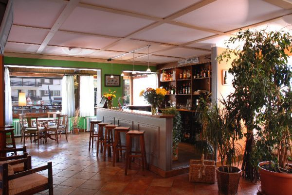 Hotel Le Cret Les 2 Alpes bar restaurant les deux alpes – hotel les 2 alpes - hotel le Cret aux 2 Alpes