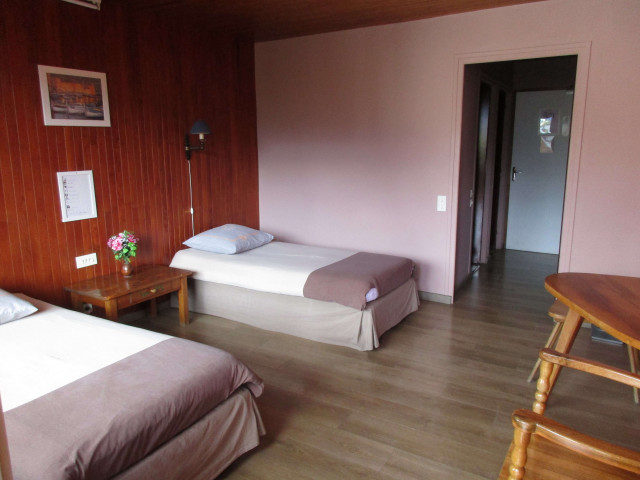 HOTEL LES LUTINS HOTEL LES LUTINS