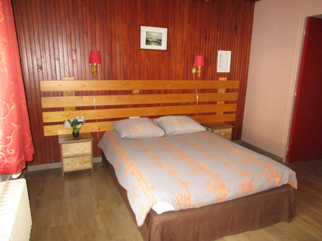 HOTEL LES LUTINS HOTEL LES LUTINS