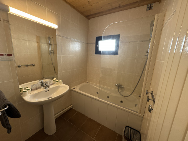 SDB chambres 4 pers. Balcon