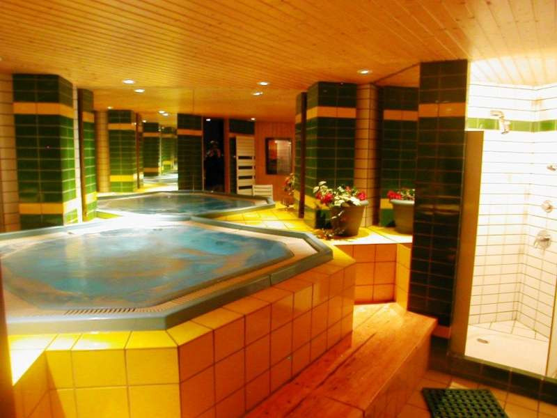 800x600_hotel_la_belle_etoile_jacuzzi_2177.jpg