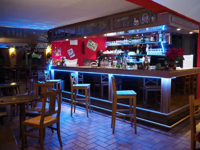 bar_4.jpg