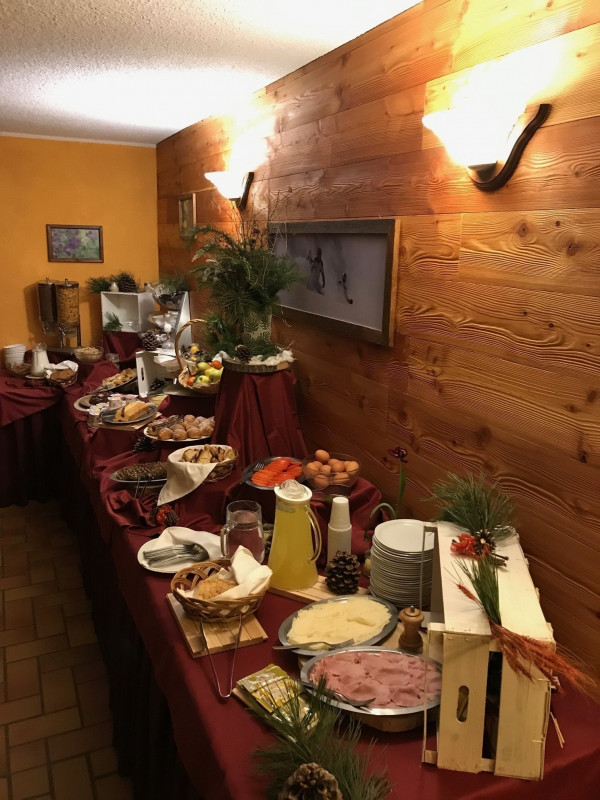 buffet_colaz_1.jpg