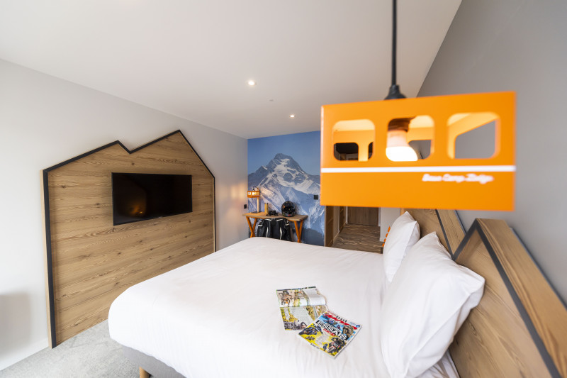 BASE CAMP LODGE - © Manu REYBOZ BASE CAMP LODGE