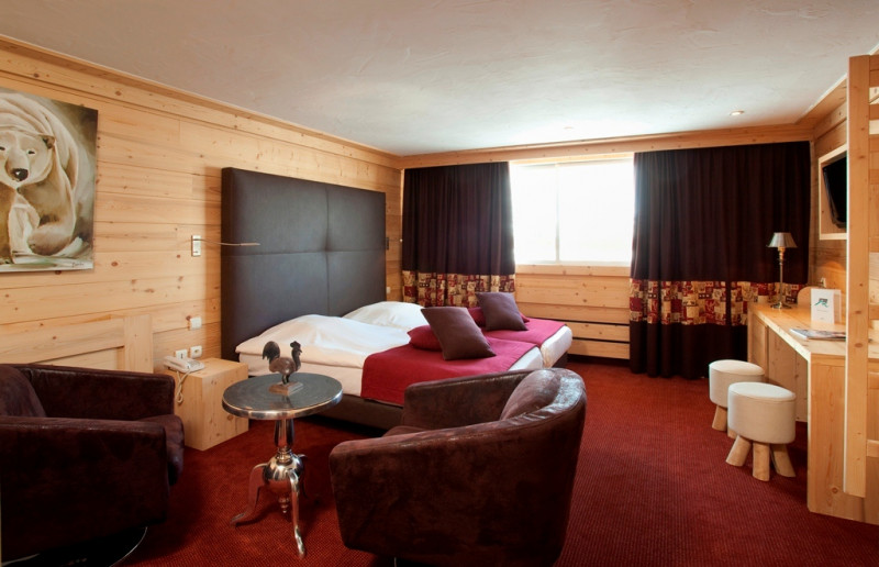Chambre confort - © Hotel les Melezes Chambre confort