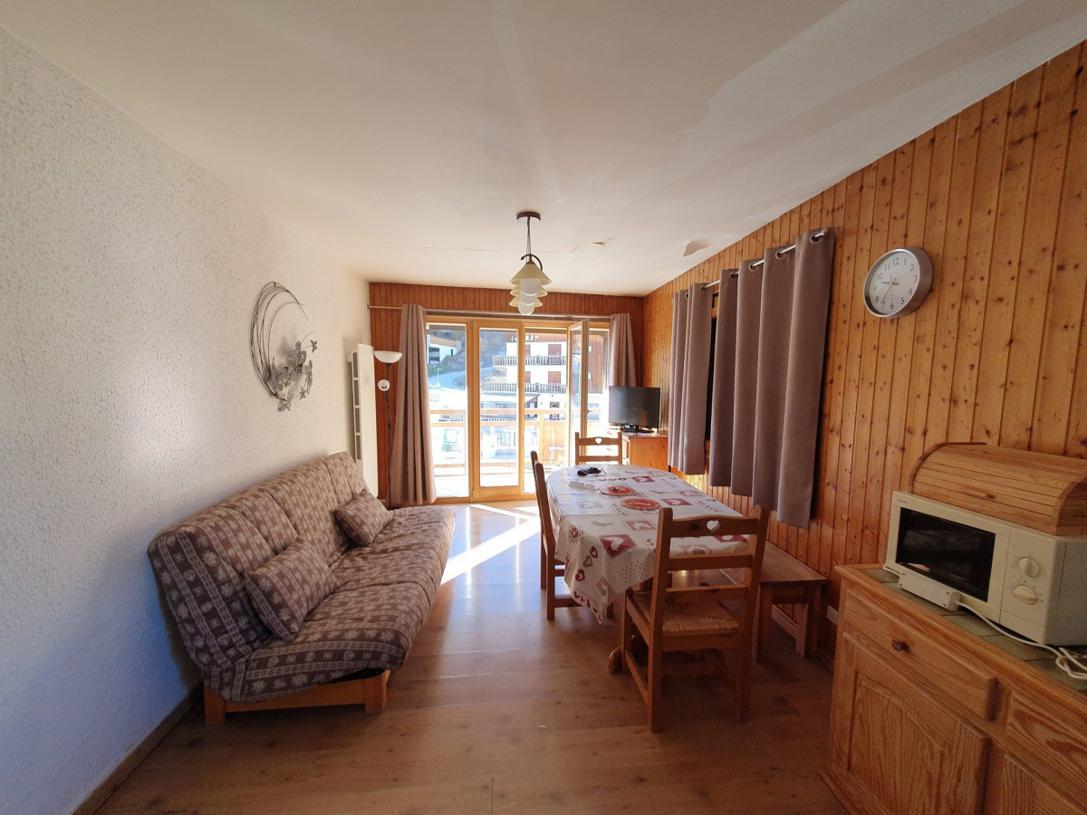 A5-residence-les-2-alpes-salon-9