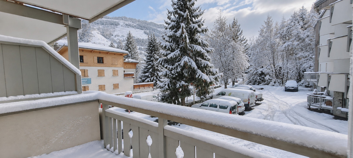 Balconenneigfaceauvillagealpin Balconenneigfaceauvillagealpin