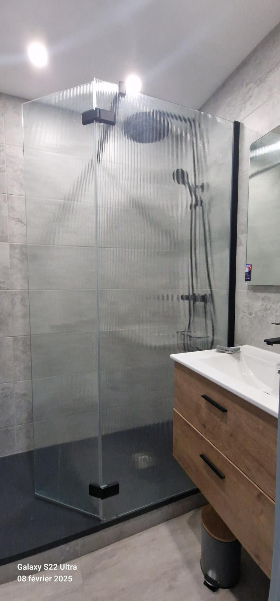 20250208-2s06-salle-de-bain-douche-2-3938052