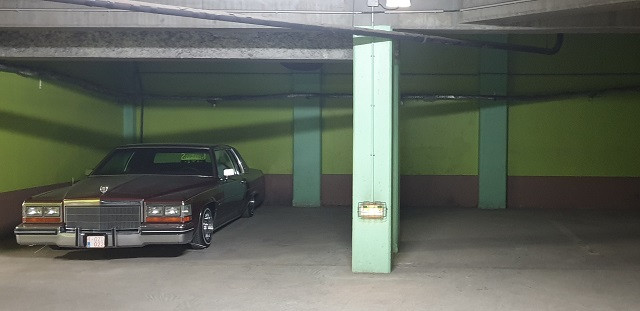 2 places offertes  dans le parking municipal proche