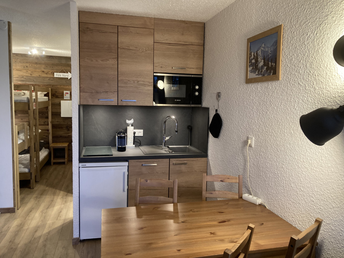 LE PLEIN SUD A 2308 Appartement pour 4 personnes	Hébergement locatif	Office de Tourisme des 2 Alpes Entité d'information pour les objets s