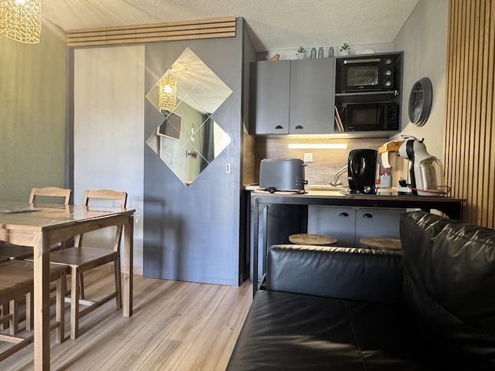 26cd6828-e9b1-44c5-85f0-5ab53f79a99a-4371685