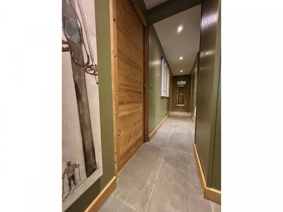 33-couloir-appartement-defg1-4460107 33-couloir-appartement-defg1-4460107