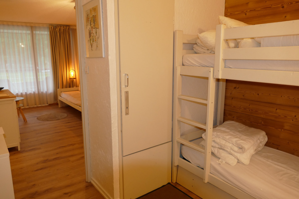 _lv_images__lot_0000000104_11_4299019