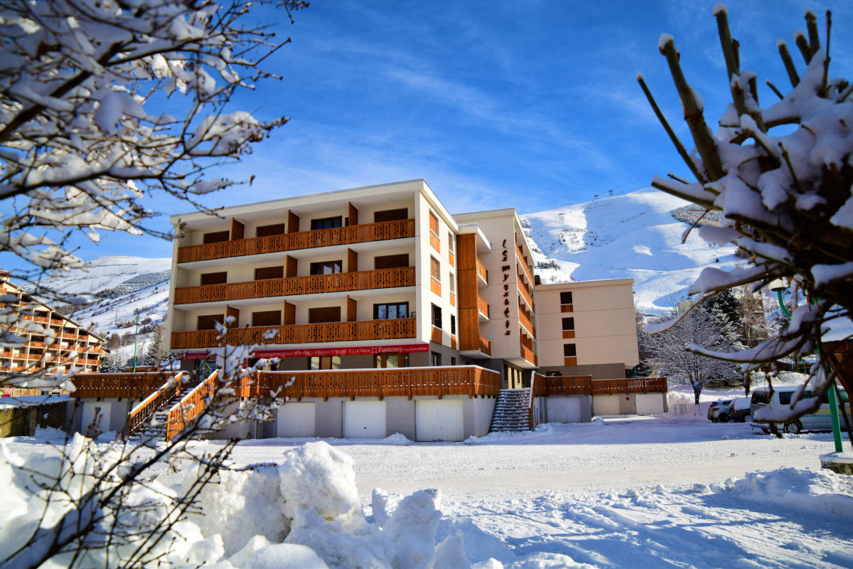 _lv_images__lot_0000000105_05_3687190