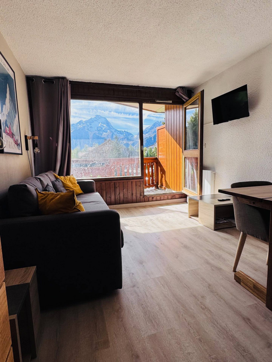 _lv_images__lot_0000000106_13_4585782