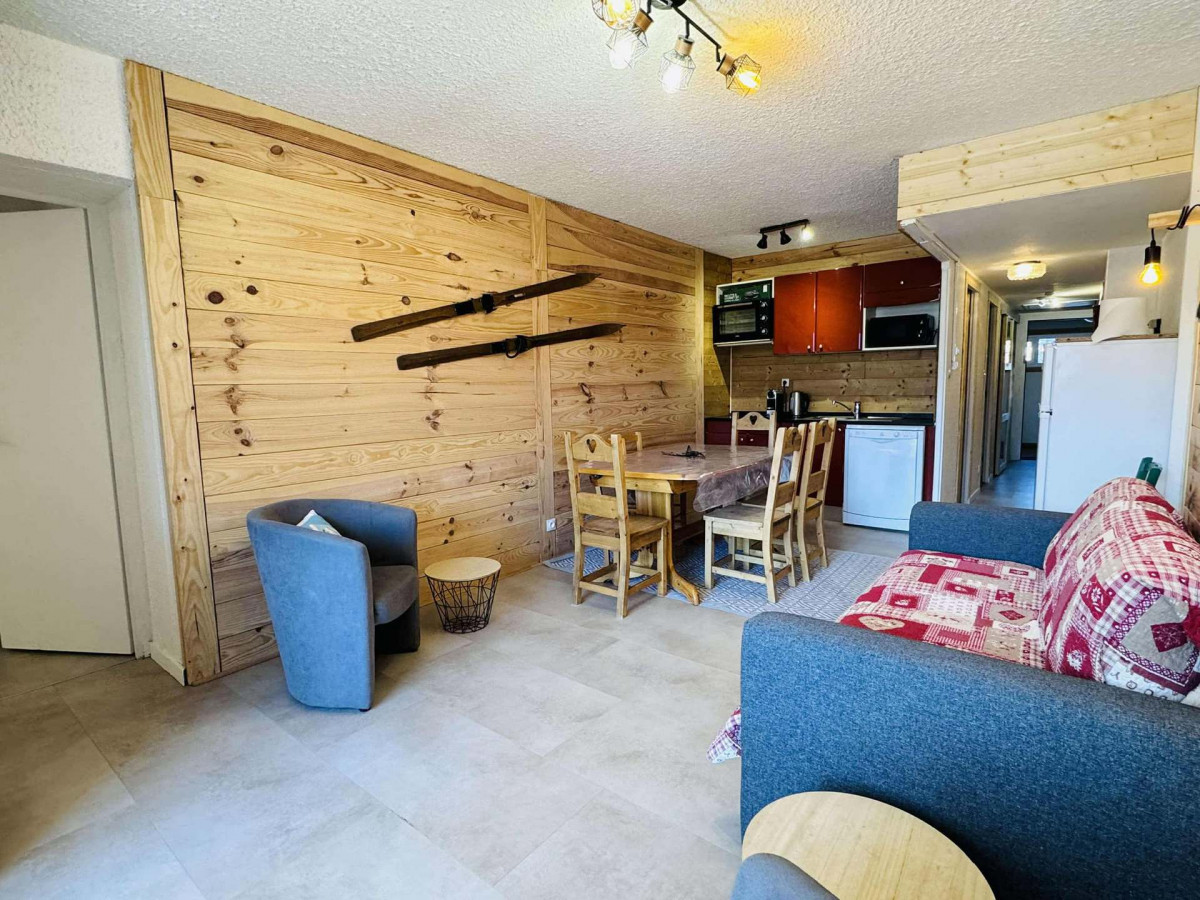 _lv_images__lot_0000000117_02_4269050 _lv_images__lot_0000000117_02_4269050