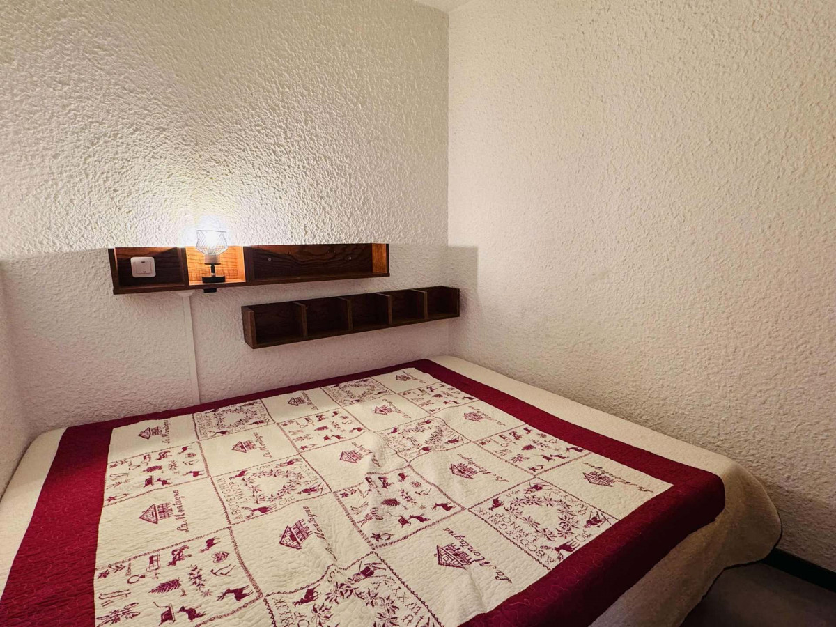 _lv_images__lot_0000000117_06_4162066