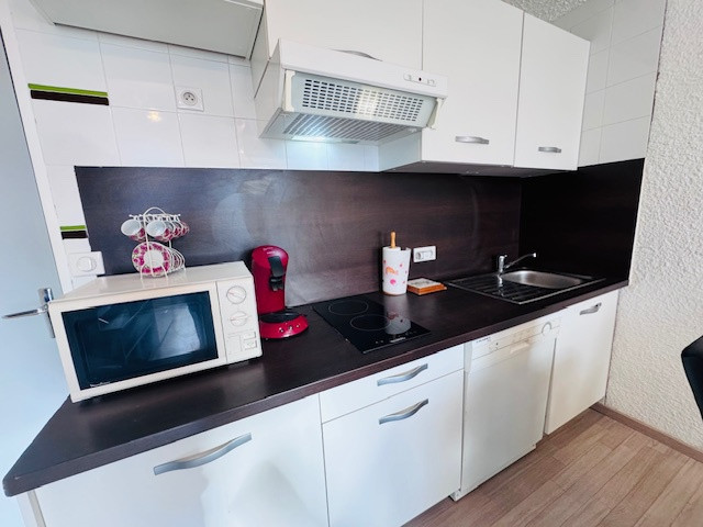 _lv_images__lot_0000000126_08_4481360