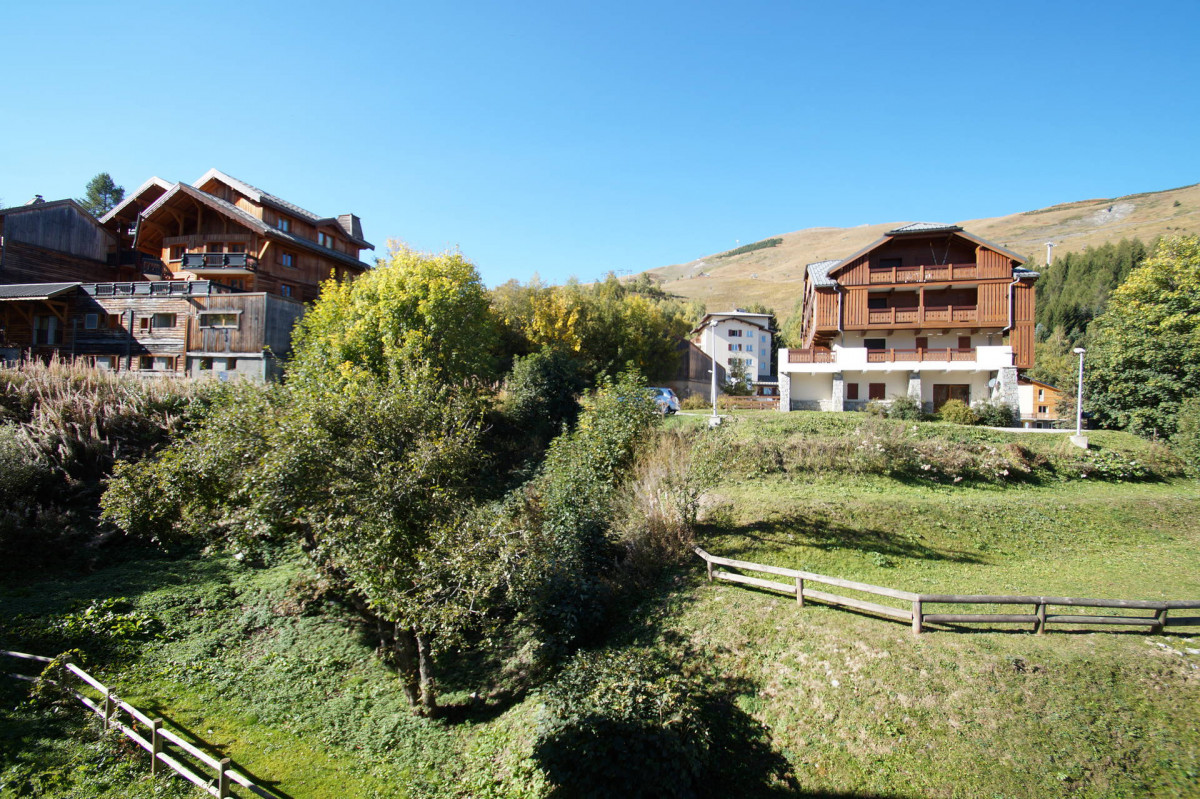 _lv_images__lot_0000000747_07_3667871