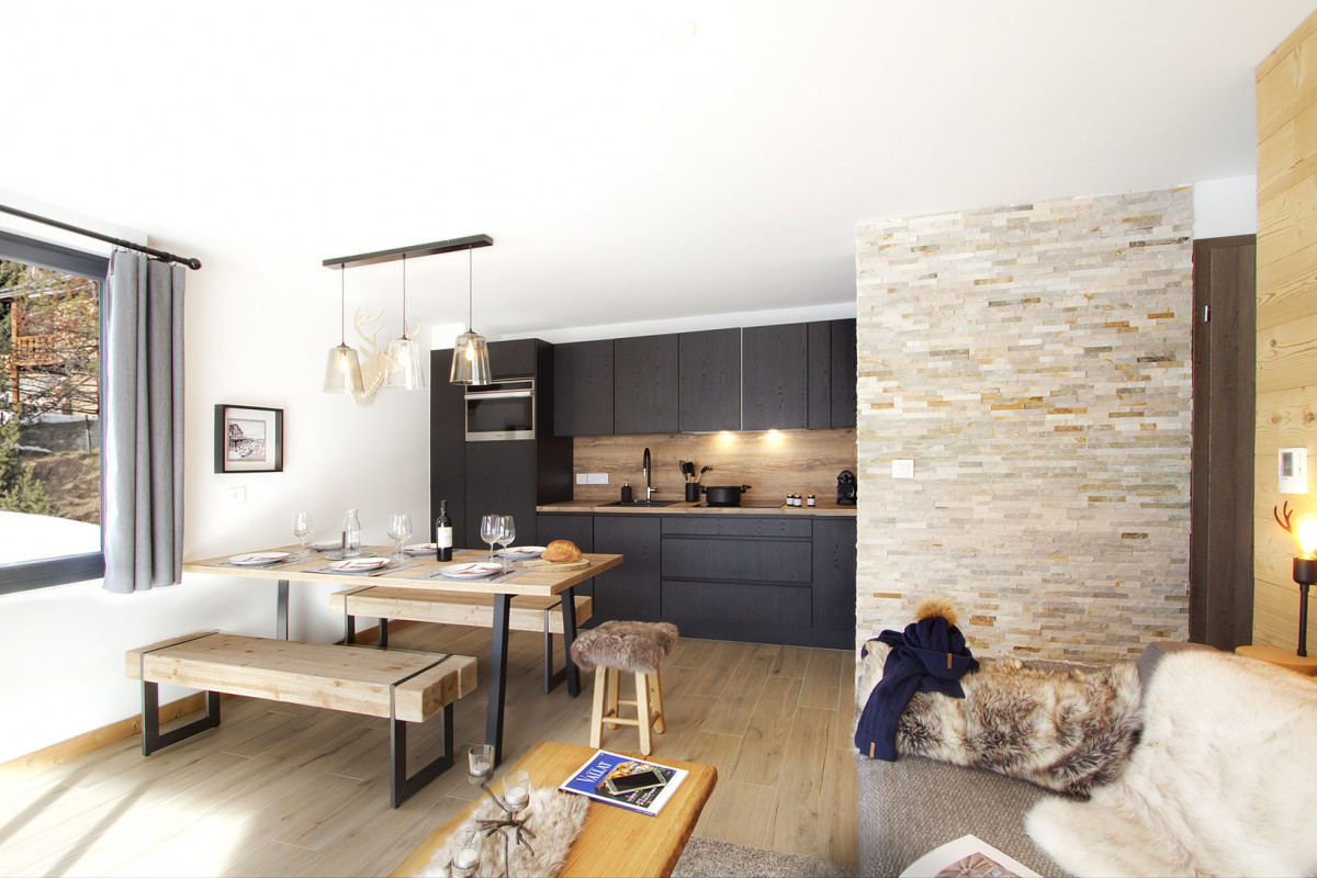 _lv_images__lot_0000000767_02_4307801