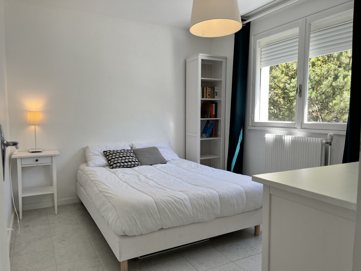 _lv_images__lot_0000000790_04_4588532