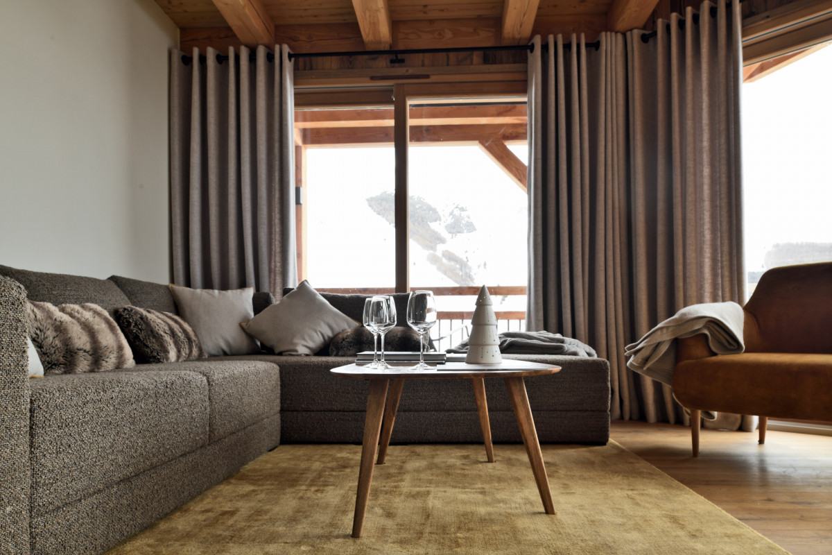 _lv_images__lot_0000001102_01_4465385