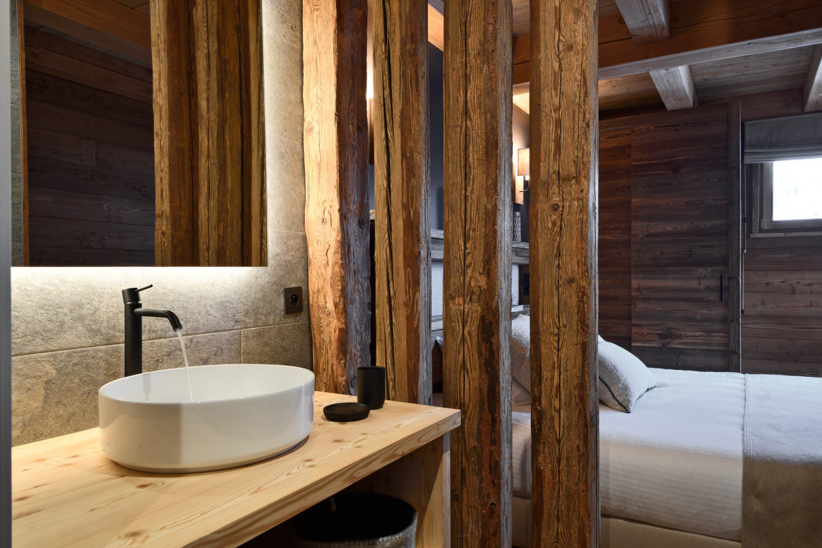 _lv_images__lot_0000001102_09_4554356