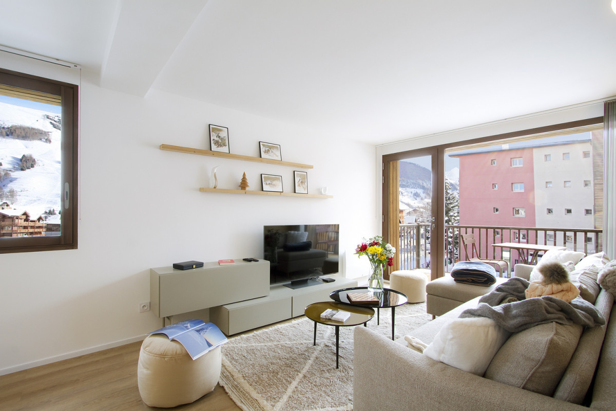 _lv_images__lot_0000001110_03_4447023